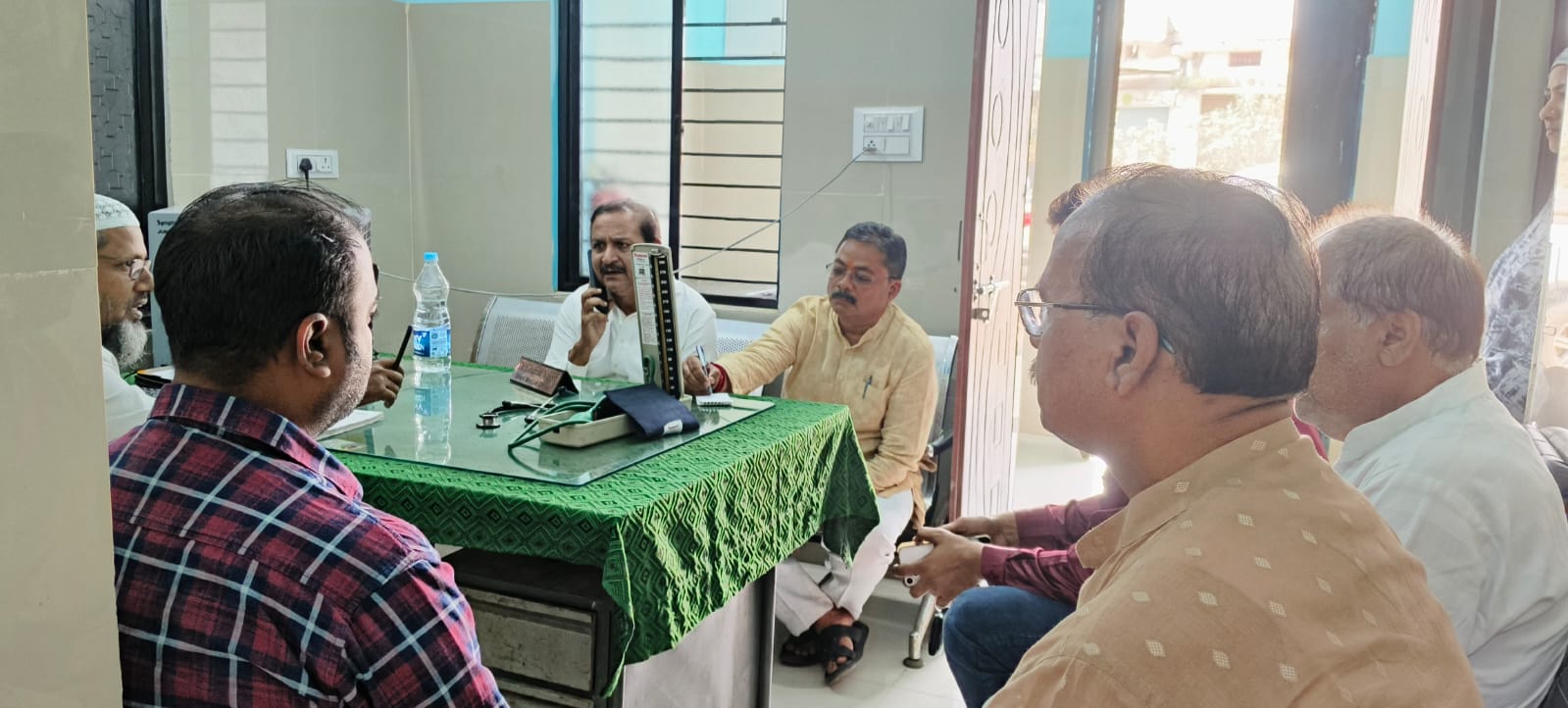 कांग्रेस के प्रतिनिधि मंडल नेविभिन्न स्वास्थ्य केदो का किया निरीक्षण